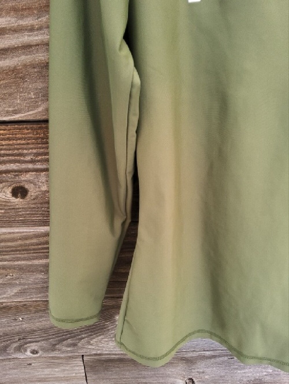 Hurley Green Rashguard Long Sleeved Size 1X - Picture 5 of 8